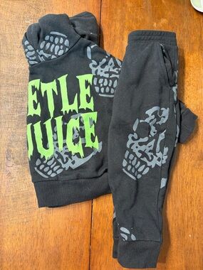 Beetlejuice 2T sweatsuit